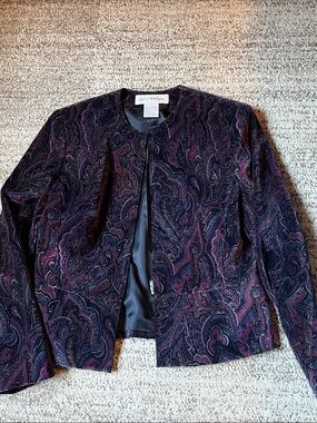 Jones New York Dark Purple Paisley zipper front woman jacket, size 8, cotton